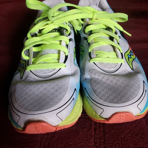 Saucony Kinvara 6 Women's Running Sneaker - Picture 3 of 10